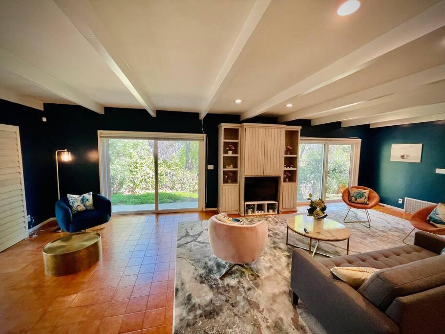 Pacific Dreams At Woodland Hills - 8 Bedroom With Pool & Hot Tub Hébergement de vacances