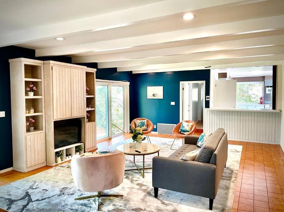 Hébergement de vacances Pacific Dreams At Woodland Hills - 8 Bedroom With Pool & Hot Tub
