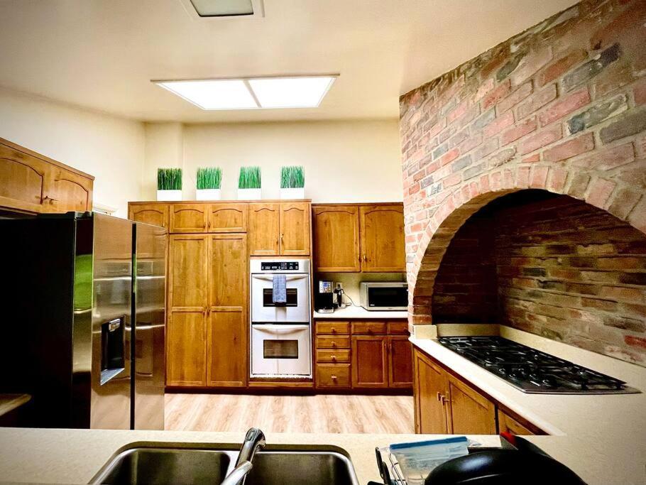 Hébergement de vacances Pacific Dreams At Woodland Hills - 8 Bedroom With Pool & Hot Tub Los Angeles