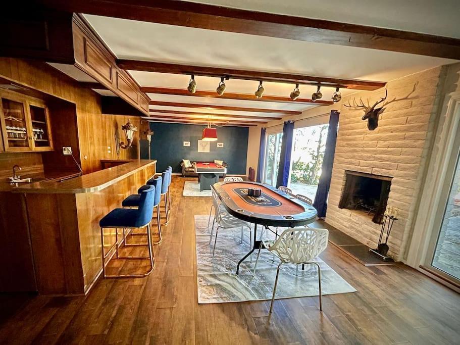 Hébergement de vacances Pacific Dreams At Woodland Hills - 8 Bedroom With Pool & Hot Tub *