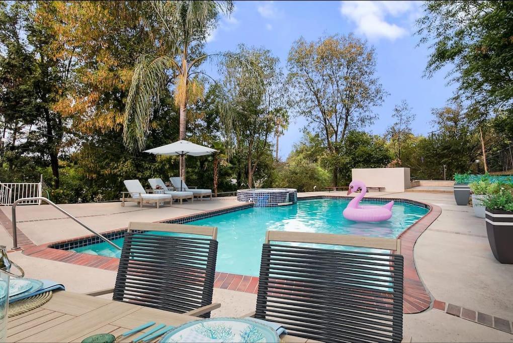 Hébergement de vacances Pacific Dreams At Woodland Hills - 8 Bedroom With Pool & Hot Tub *